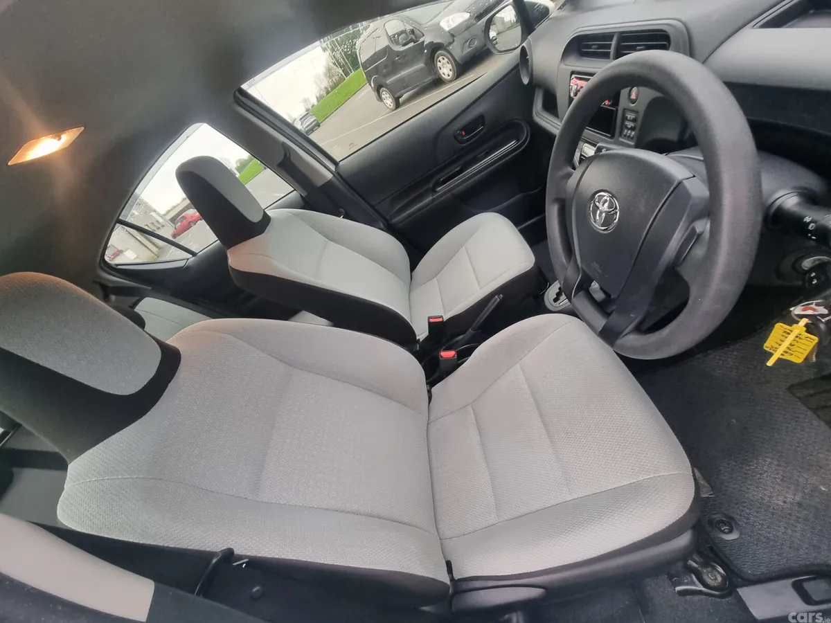 Toyota Aqua Hatchback, Petrol Hybrid, 2020, White