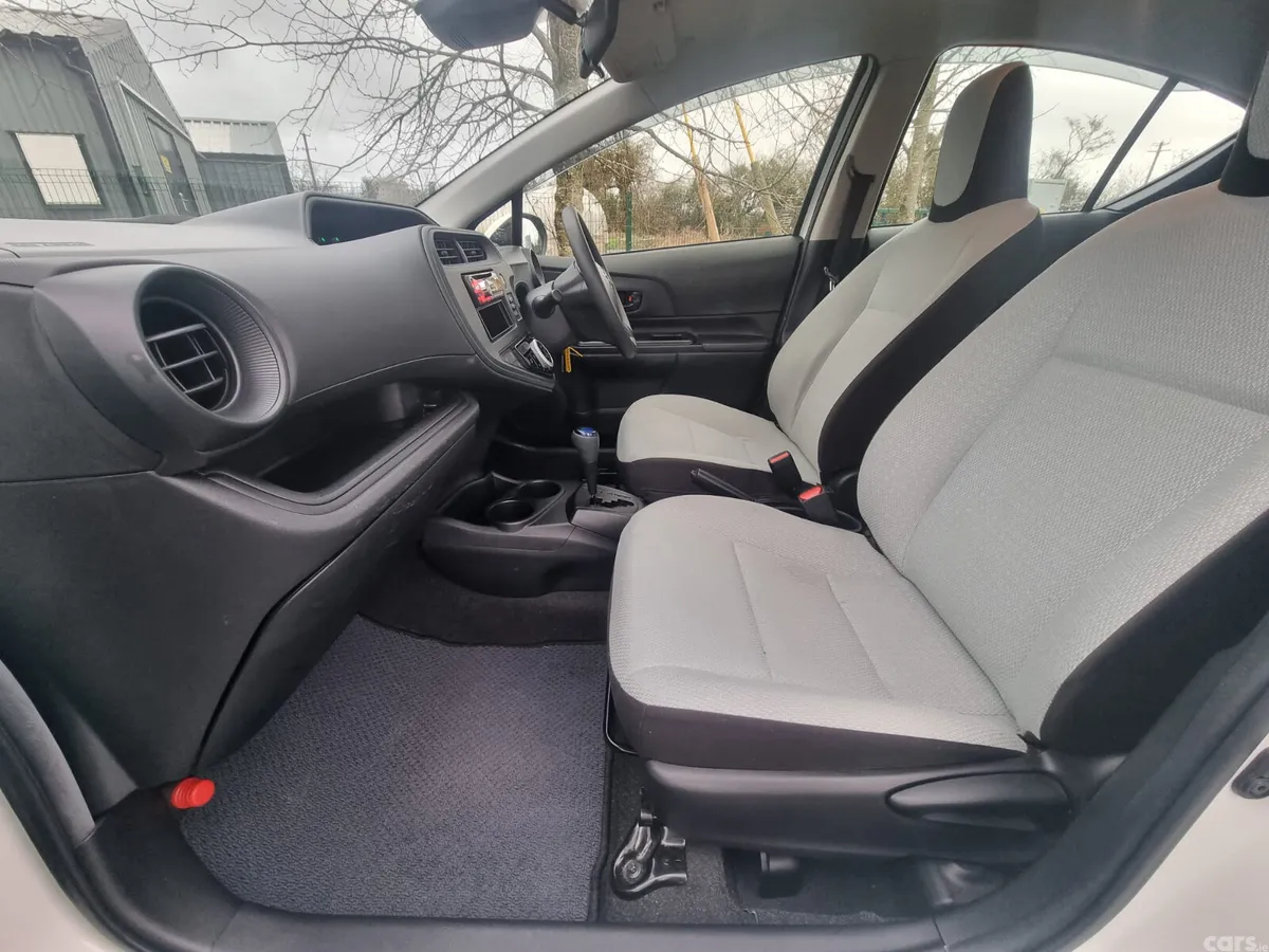 Toyota Aqua Hatchback, Petrol Hybrid, 2020, White