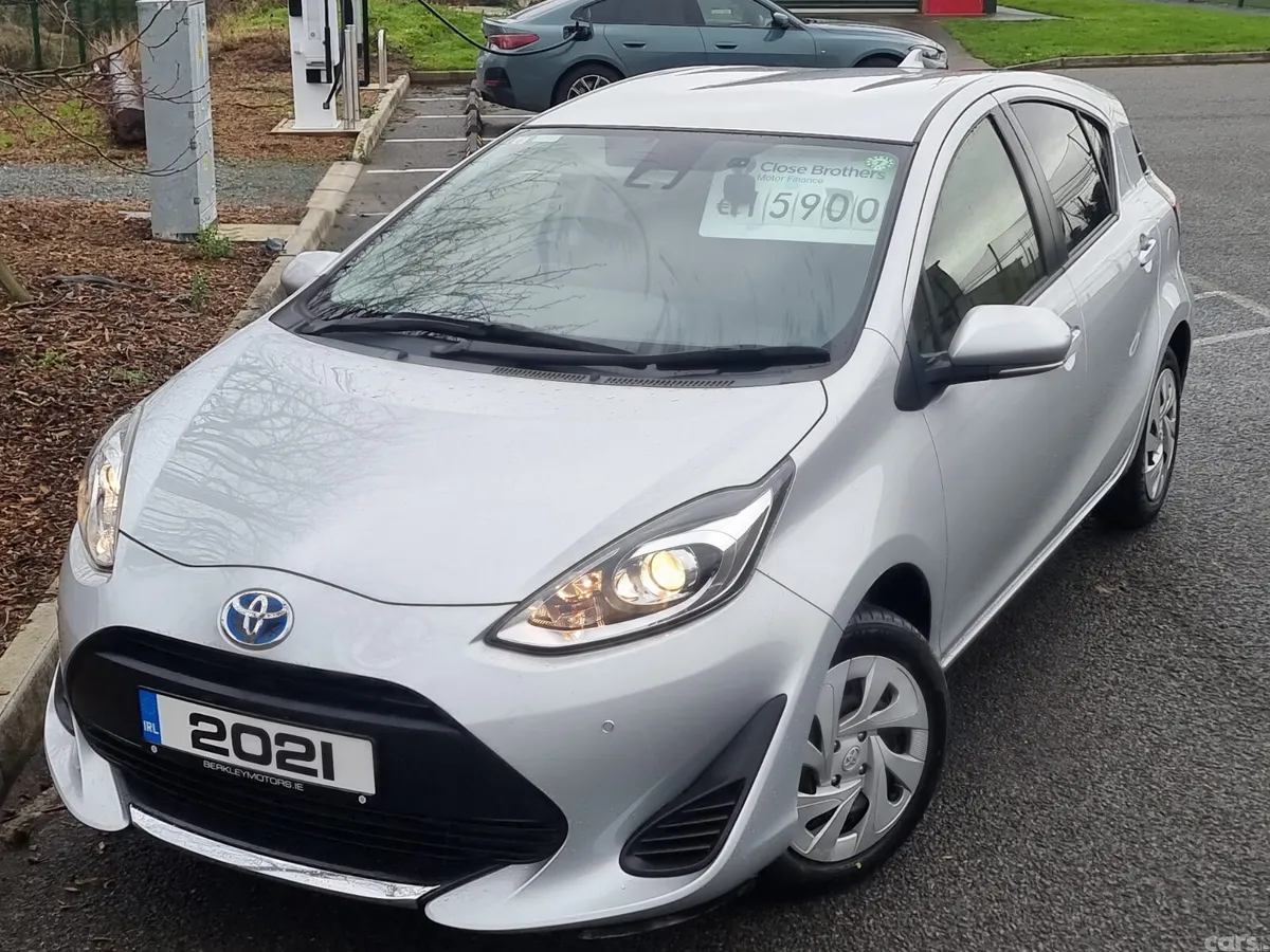 Toyota Aqua Hatchback, Petrol Hybrid, 2021, Silver