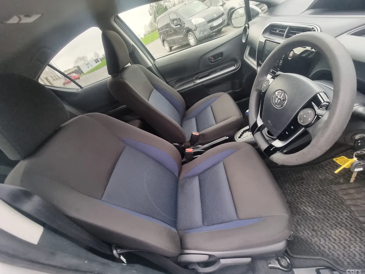 Toyota Aqua Hatchback, Petrol Hybrid, 2021, Silver