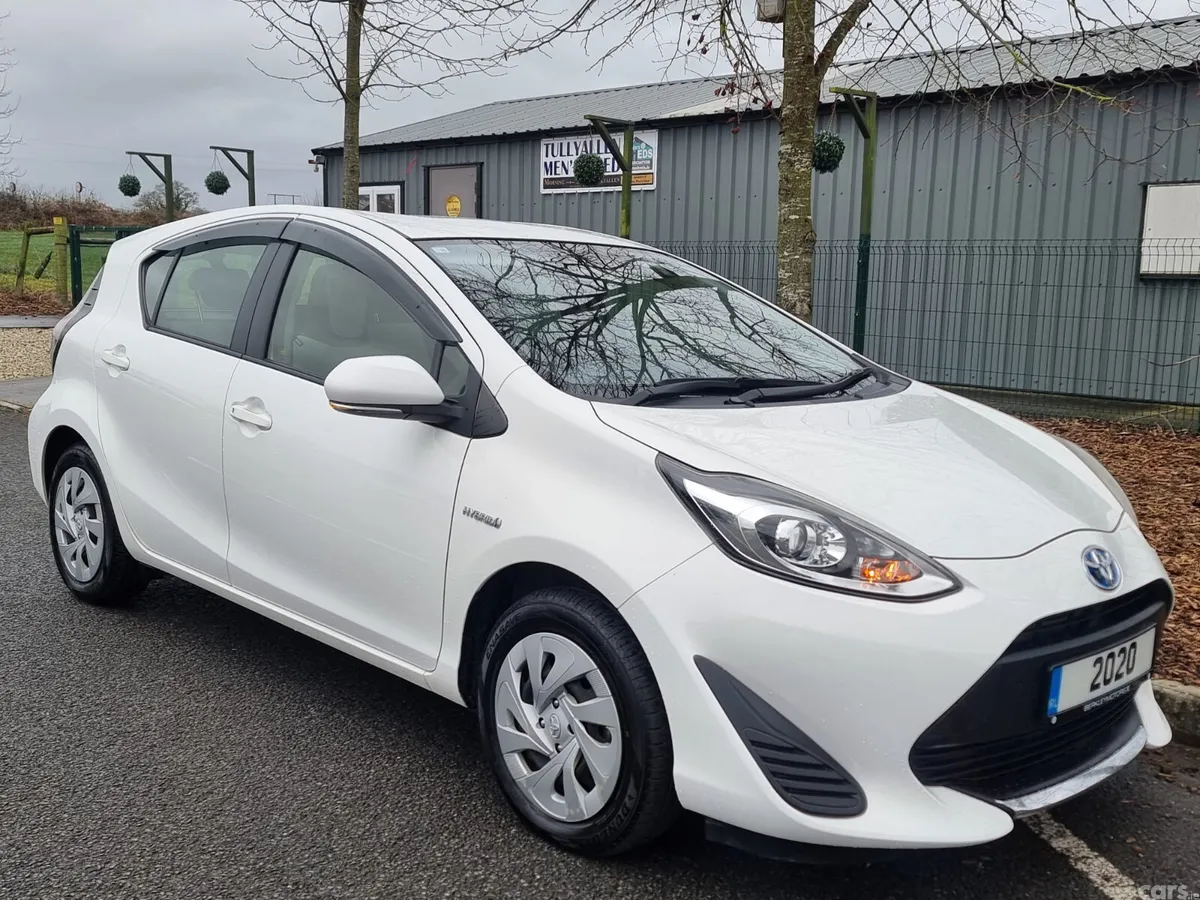 Toyota Aqua Hatchback, Petrol Hybrid, 2020, White