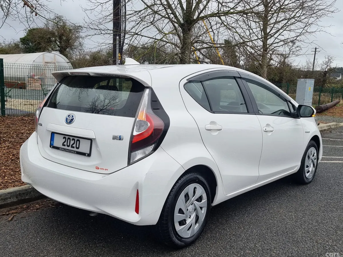 Toyota Aqua Hatchback, Petrol Hybrid, 2020, White