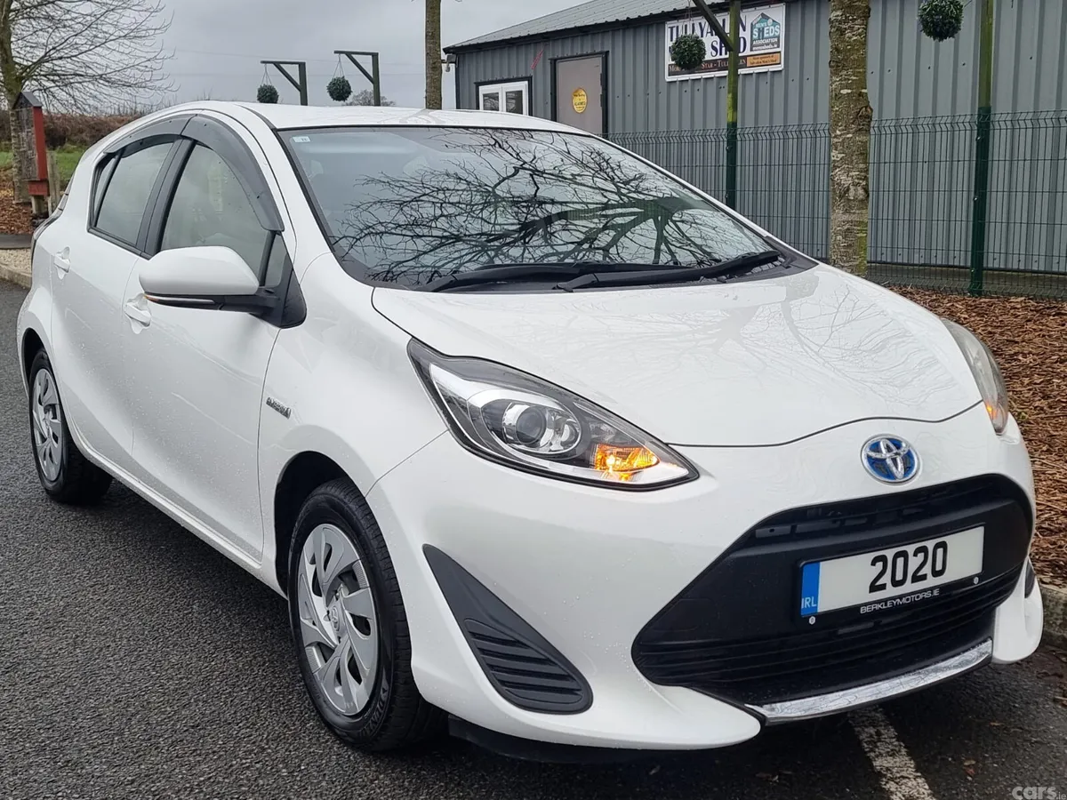 Toyota Aqua Hatchback, Petrol Hybrid, 2020, White