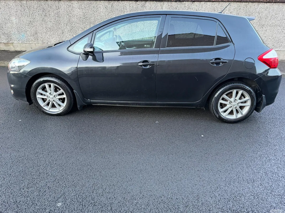 Toyota Auris Hatchback, Diesel, 2011, Black