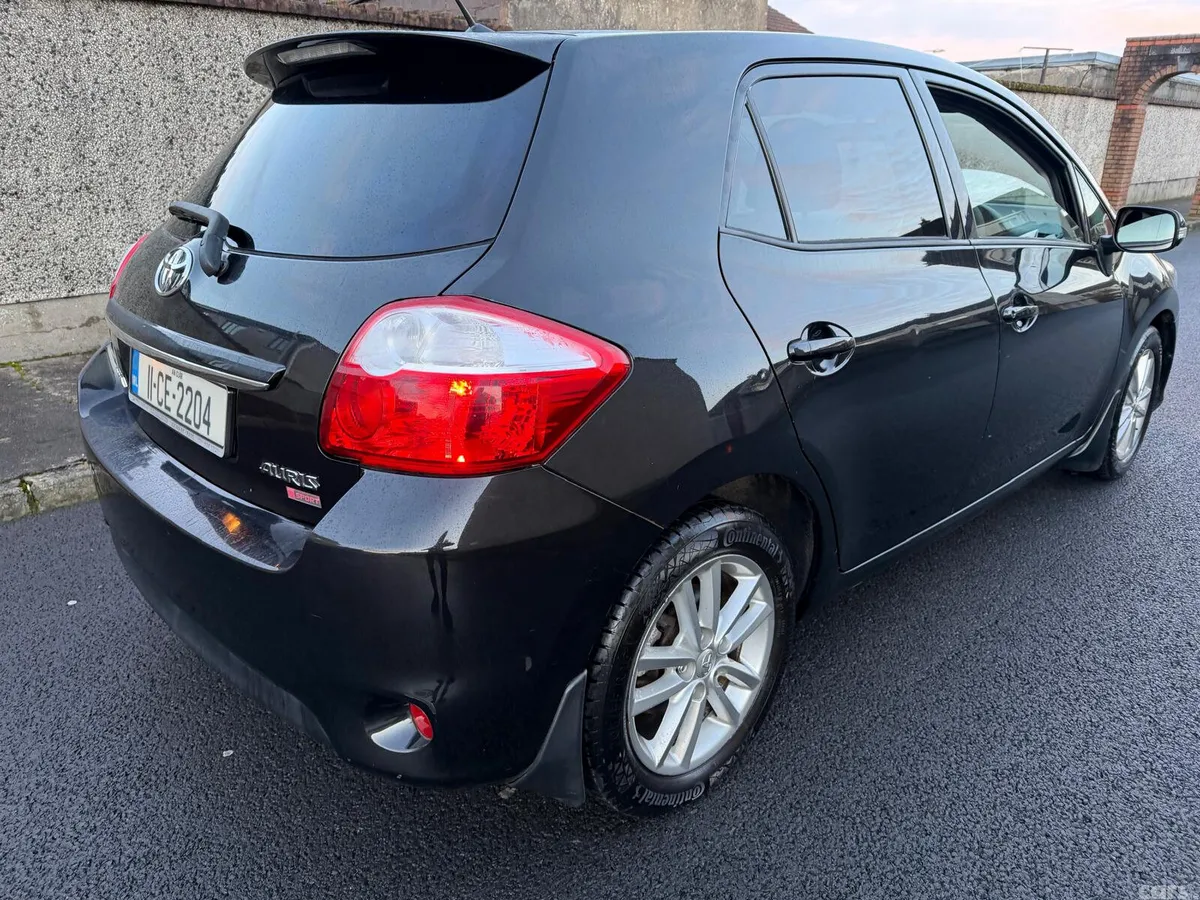 Toyota Auris Hatchback, Diesel, 2011, Black
