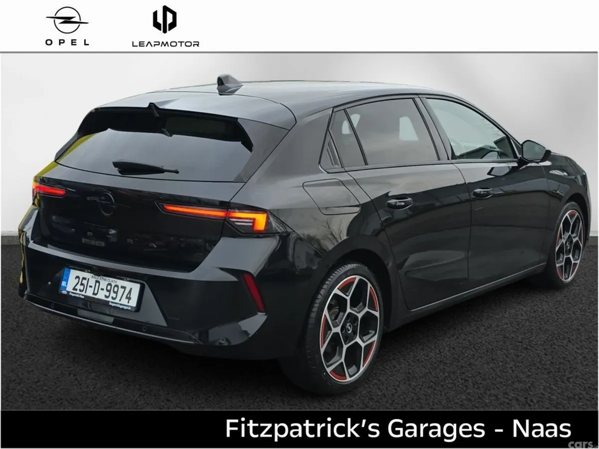 Opel Astra Hatchback, Petrol, 2025, Black