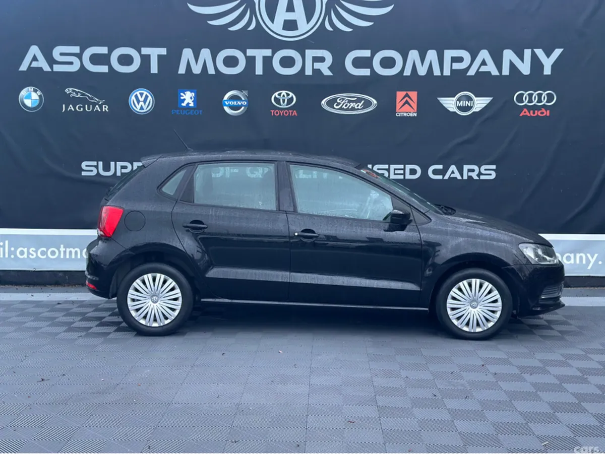 Volkswagen Polo Hatchback, Petrol, 2014, Black