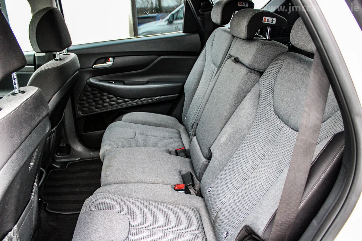 Hyundai Santa Fe SUV, Diesel, 2019, White