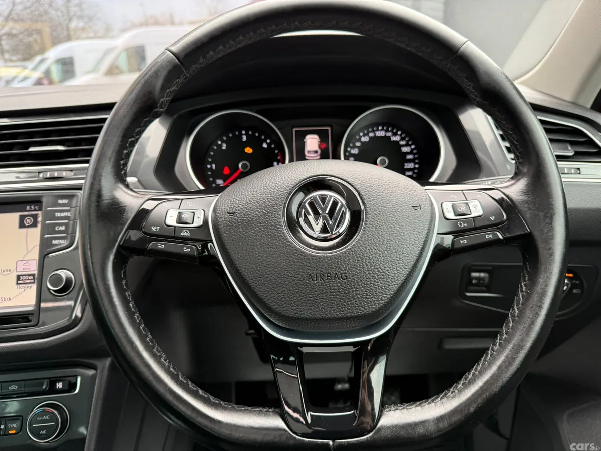 Volkswagen Tiguan SUV, Diesel, 2017, Red