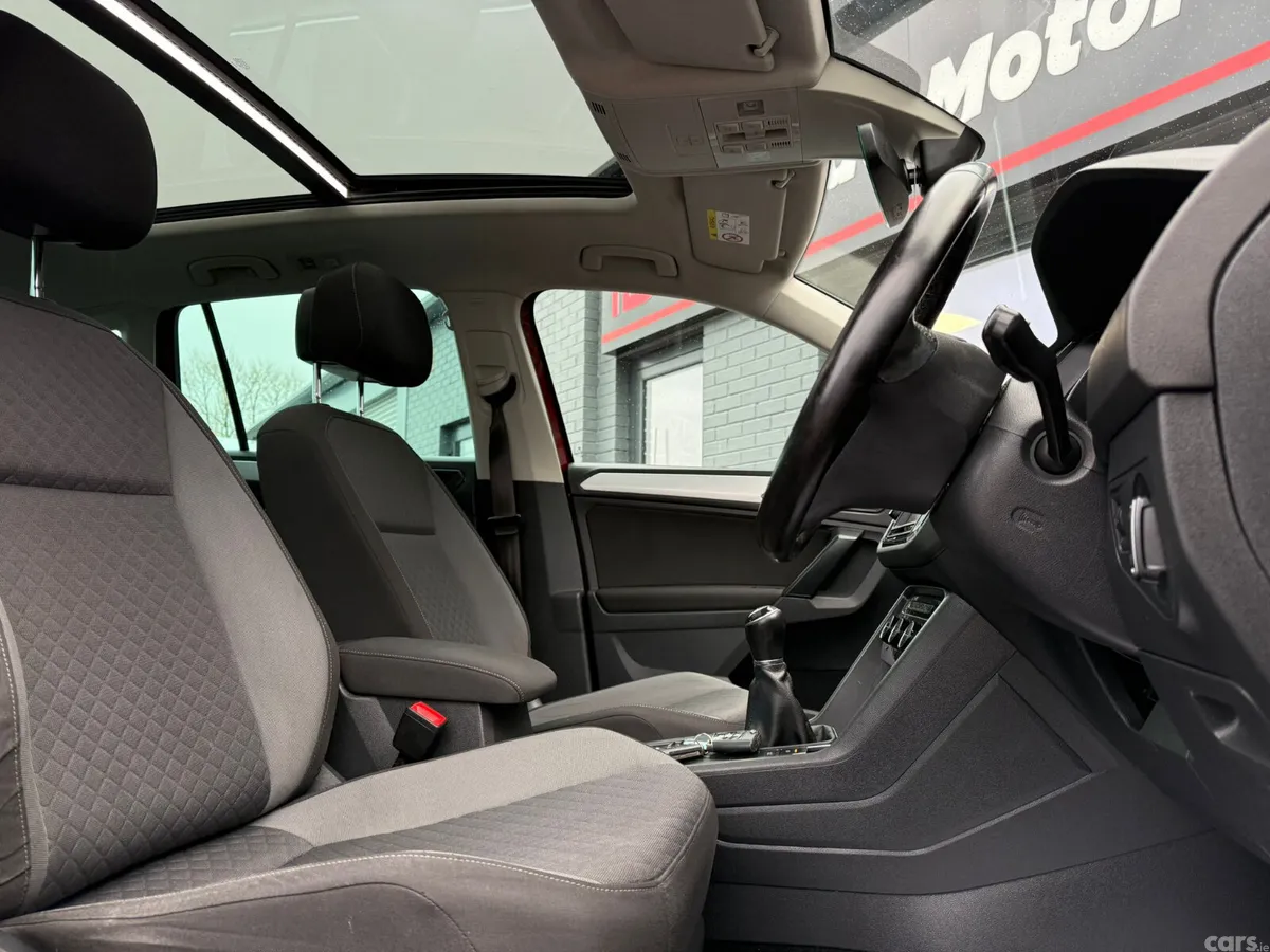 Volkswagen Tiguan SUV, Diesel, 2017, Red