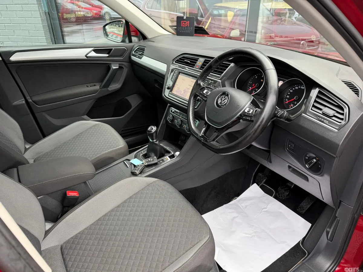 Volkswagen Tiguan SUV, Diesel, 2017, Red