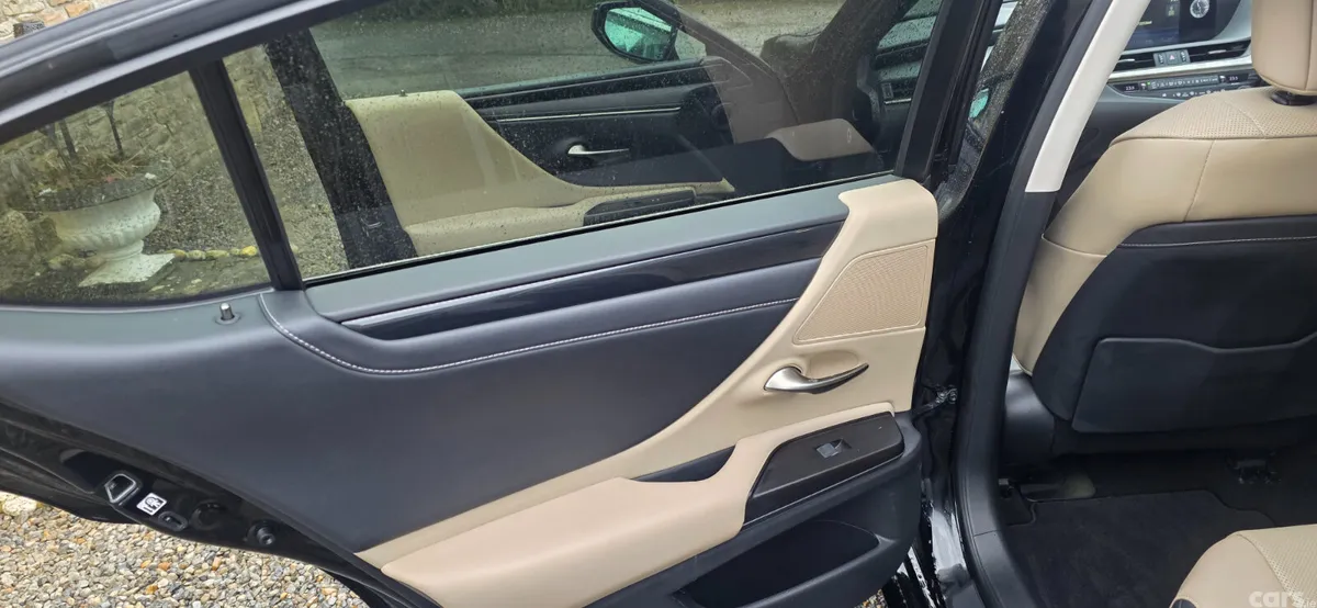 Lexus ES Saloon, Petrol Hybrid, 2020, Black