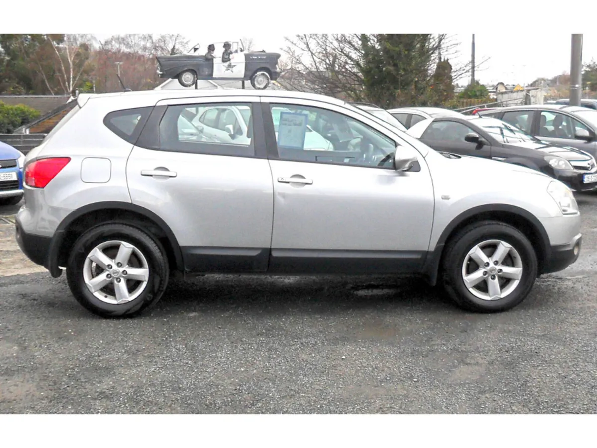 Nissan Qashqai Hatchback, Petrol, 2008, Silver