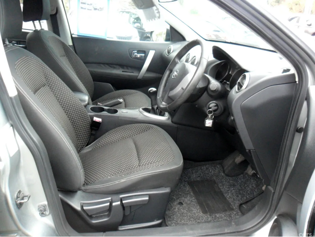 Nissan Qashqai Hatchback, Petrol, 2008, Silver