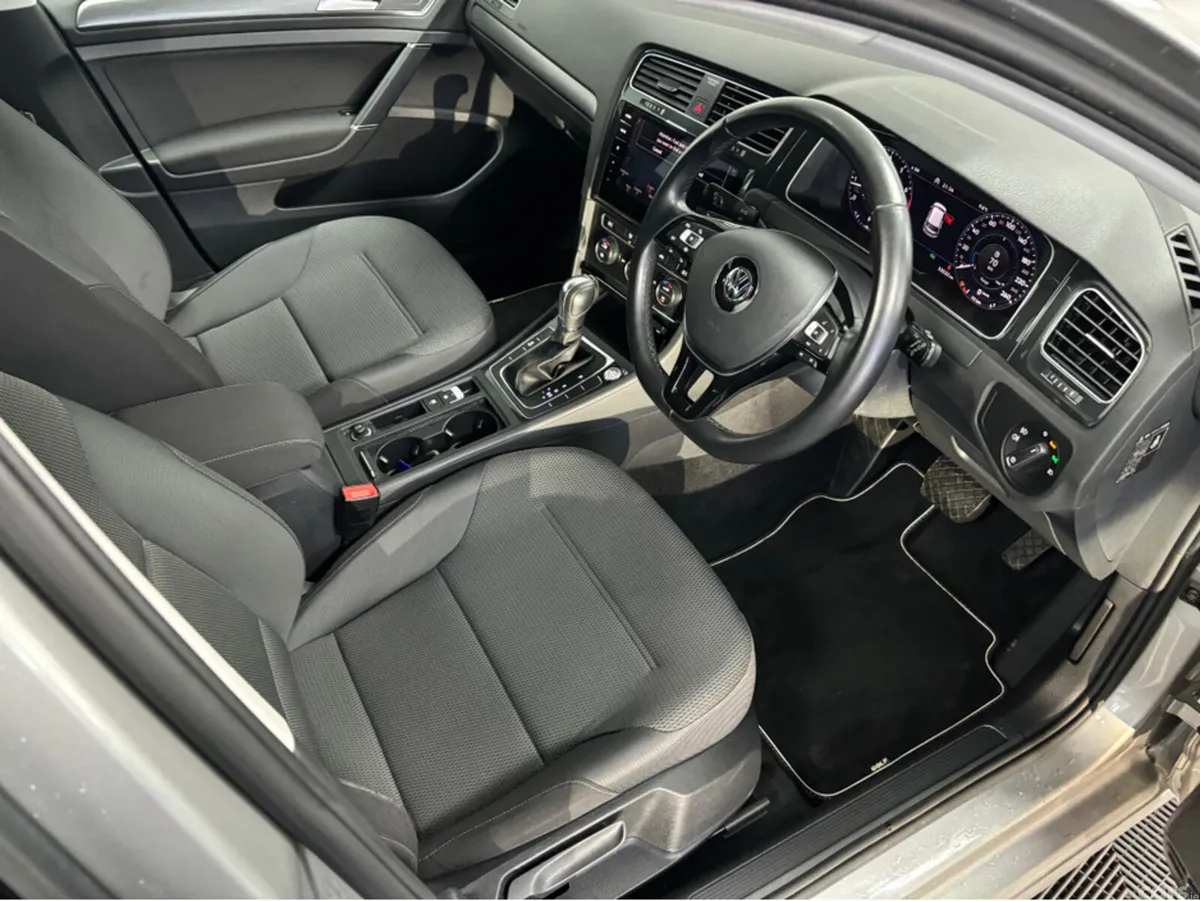 Volkswagen Golf Hatchback, Petrol, 2019, Silver