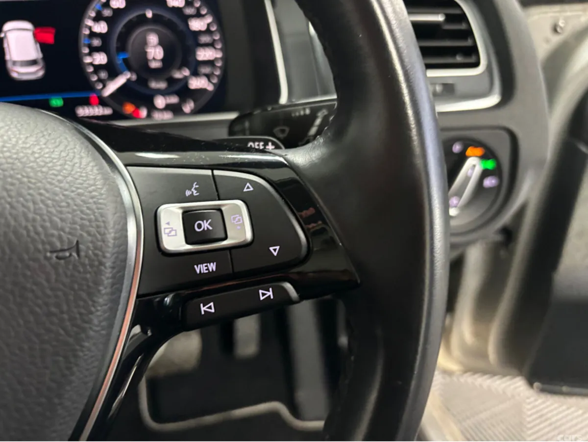 Volkswagen Golf Hatchback, Petrol, 2019, Silver
