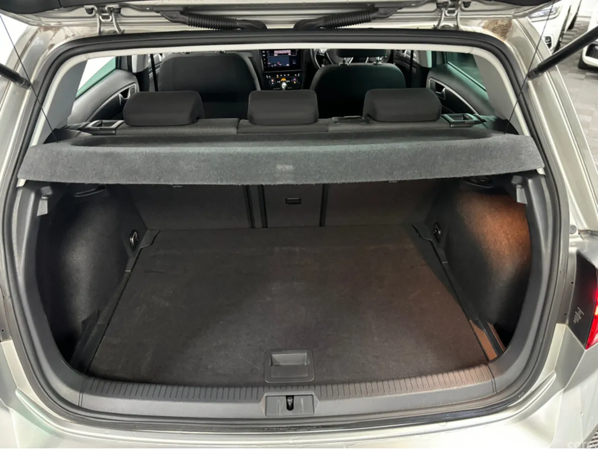 Volkswagen Golf Hatchback, Petrol, 2019, Silver