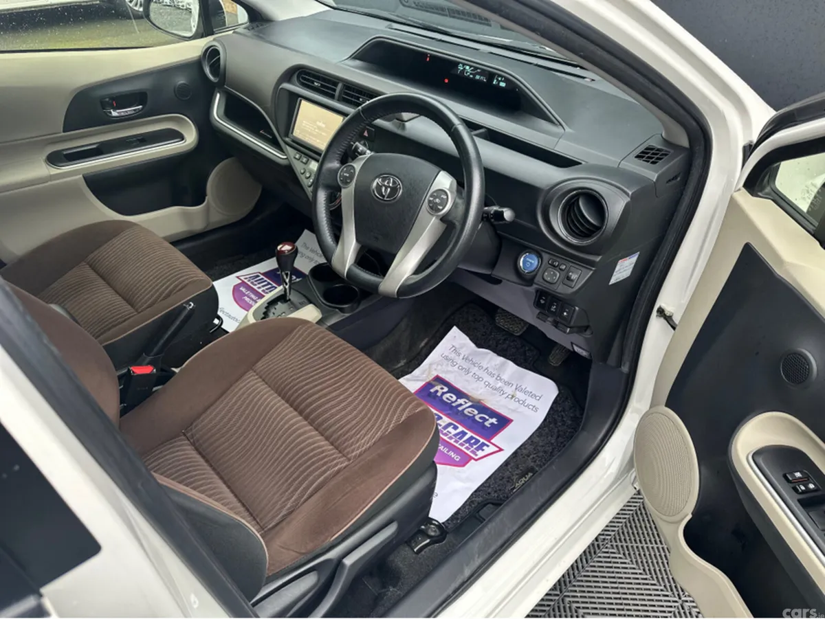 Toyota Aqua Hatchback, Petrol Hybrid, 2014, White