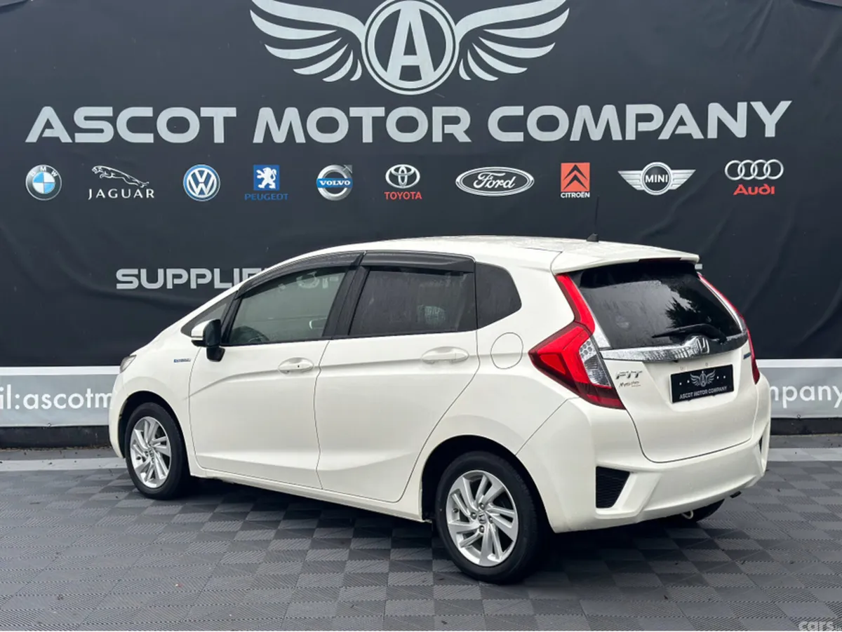 Honda Fit Hatchback, Petrol Hybrid, 2014, White