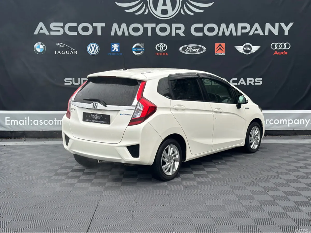 Honda Fit Hatchback, Petrol Hybrid, 2014, White
