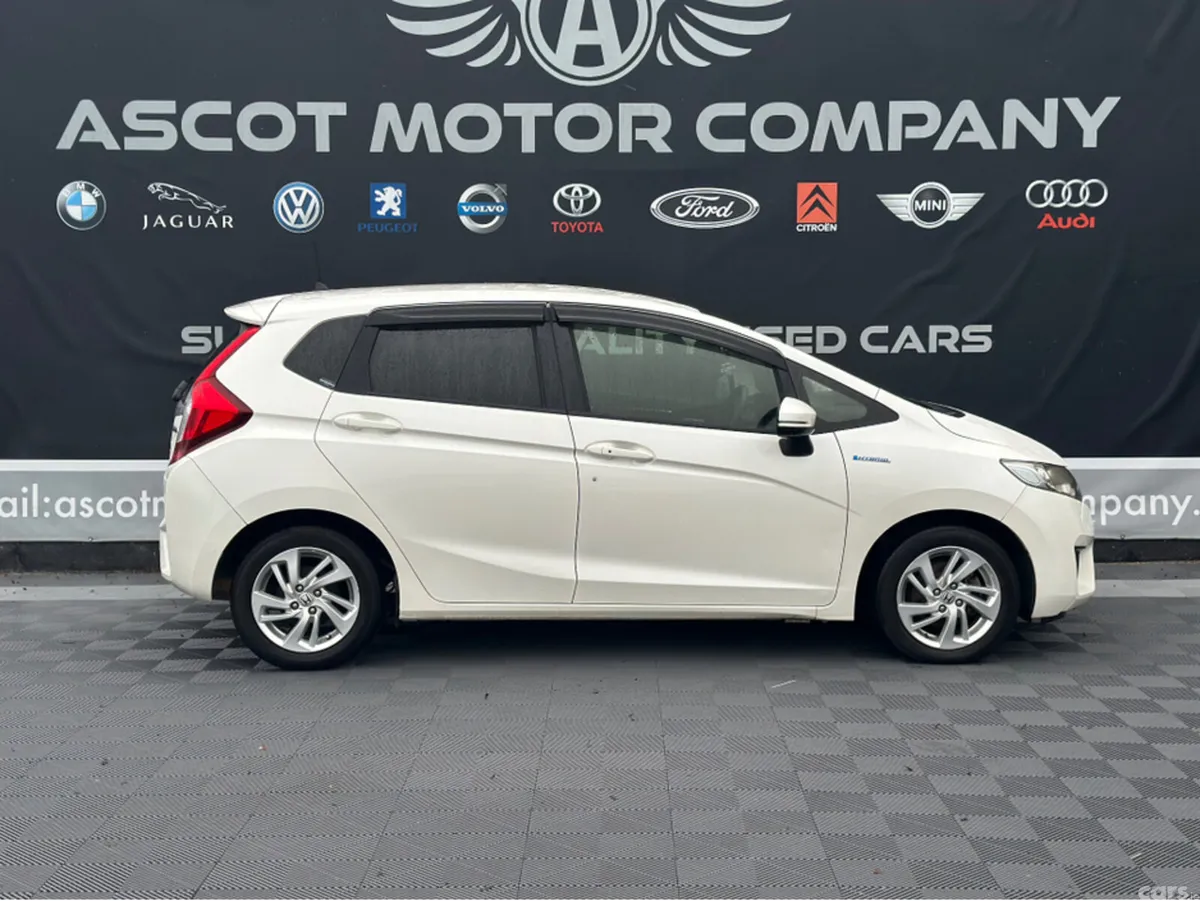 Honda Fit Hatchback, Petrol Hybrid, 2014, White