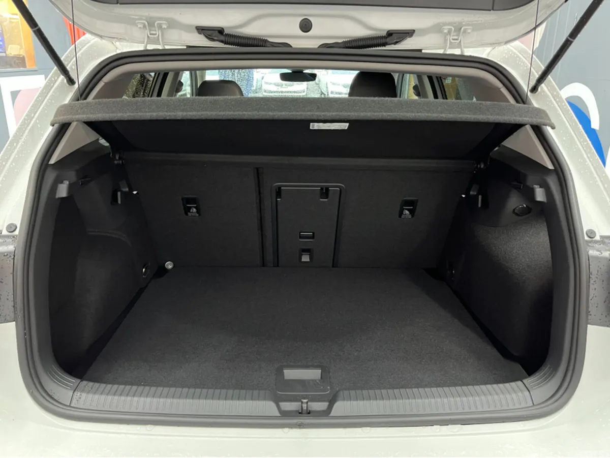 Volkswagen Golf Hatchback, Diesel, 2024, White