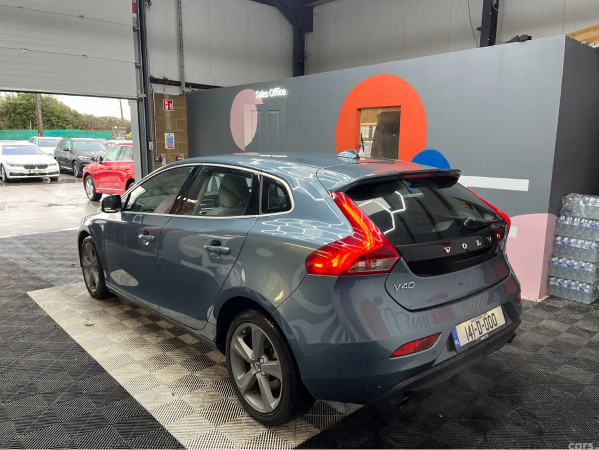 Volvo V40 Hatchback, Petrol, 2014, Blue