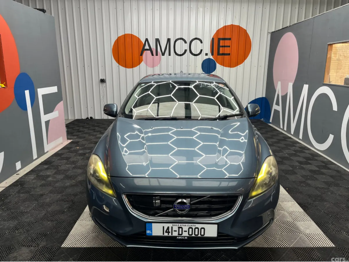 Volvo V40 Hatchback, Petrol, 2014, Blue