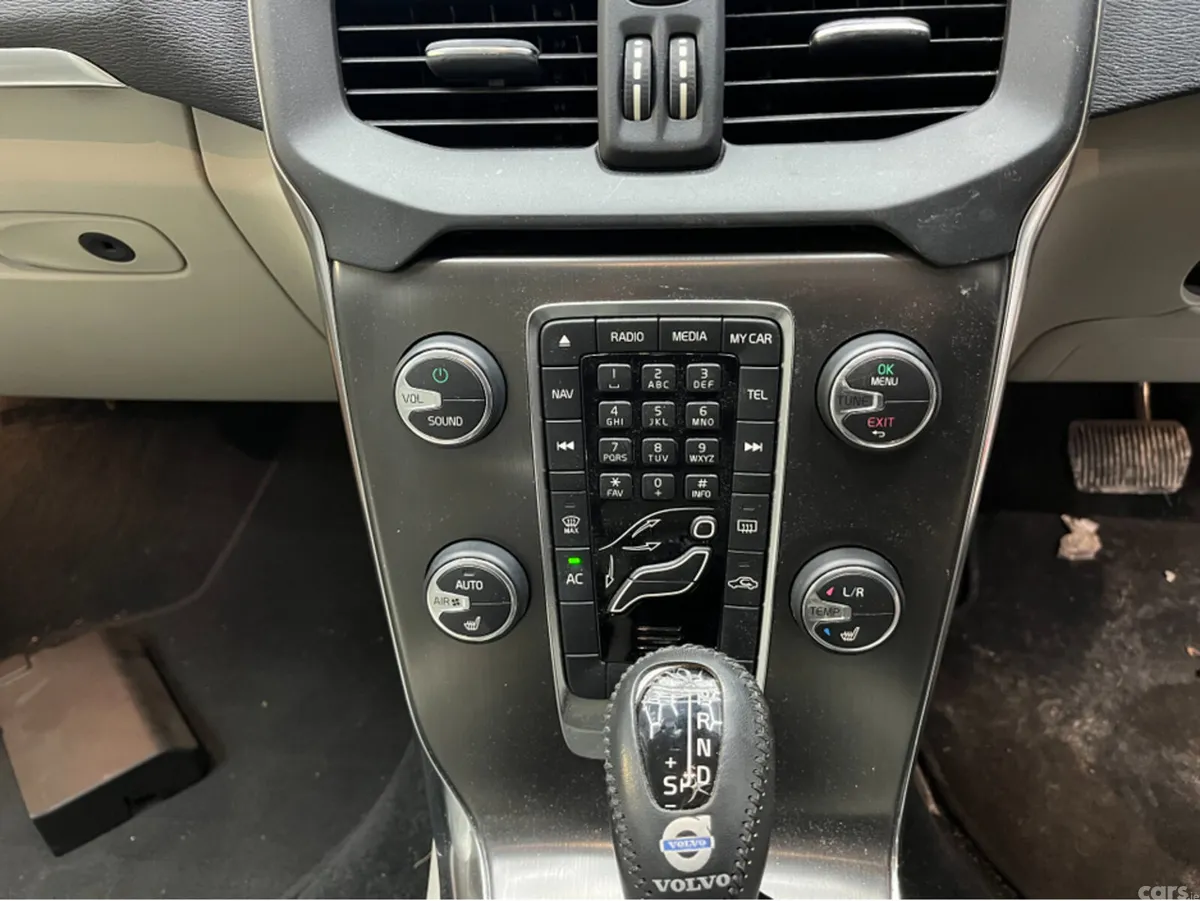 Volvo V40 Hatchback, Petrol, 2014, Blue