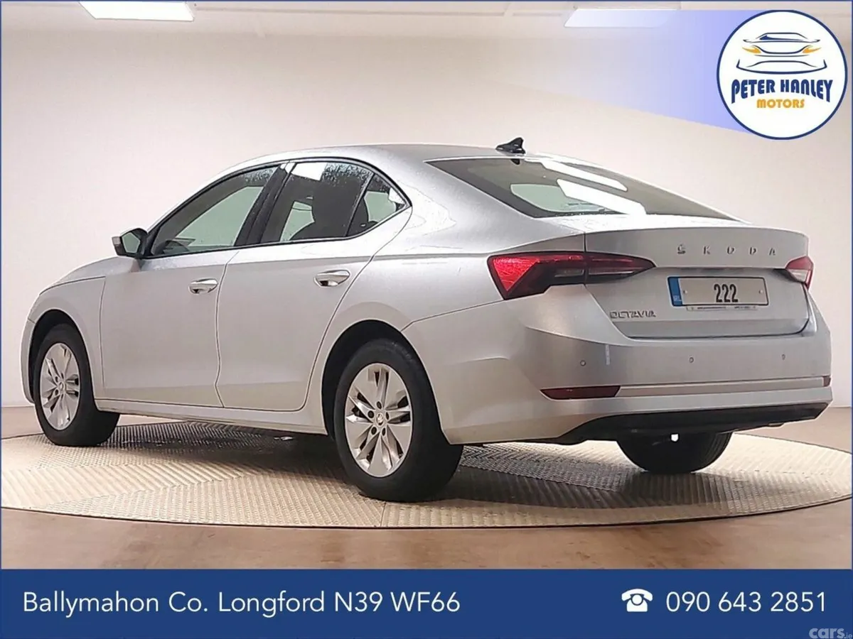 Skoda Octavia Hatchback, Diesel, 2022, Silver