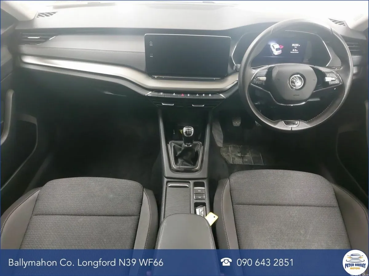 Skoda Octavia Hatchback, Diesel, 2022, Silver