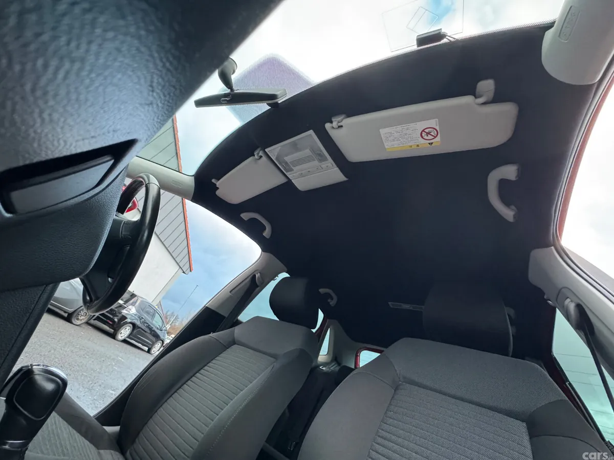 Volkswagen Polo Hatchback, Petrol, 2013, Red