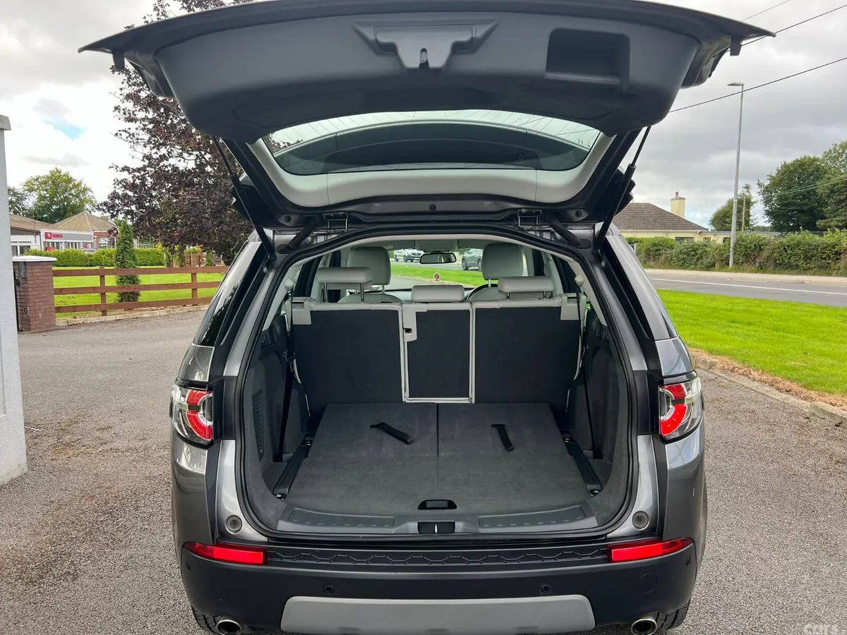 Land Rover Discovery SUV, Diesel, 2018, Grey
