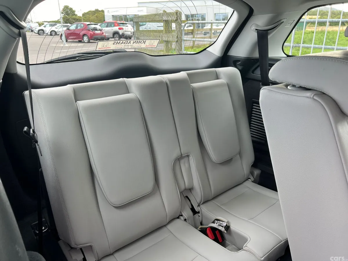 Land Rover Discovery SUV, Diesel, 2018, Grey
