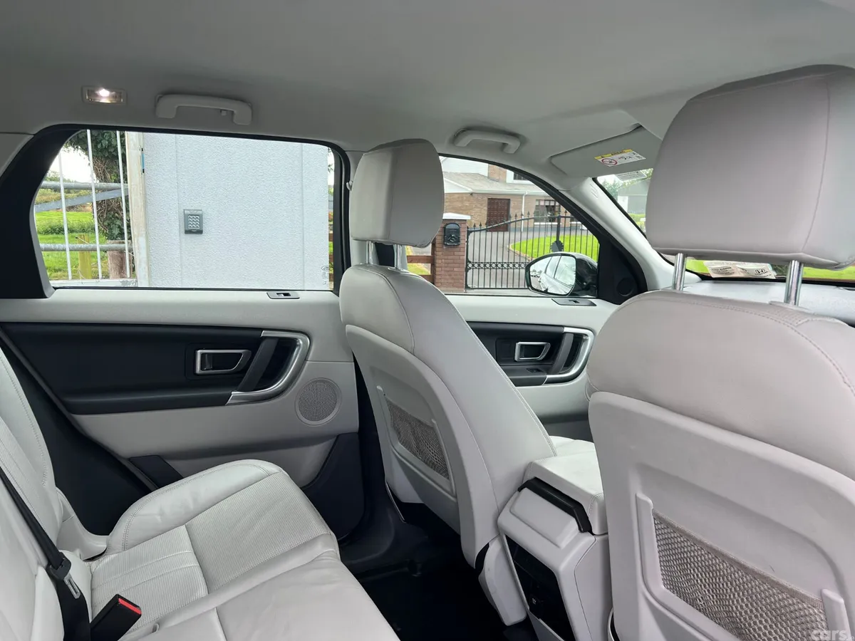 Land Rover Discovery SUV, Diesel, 2018, Grey