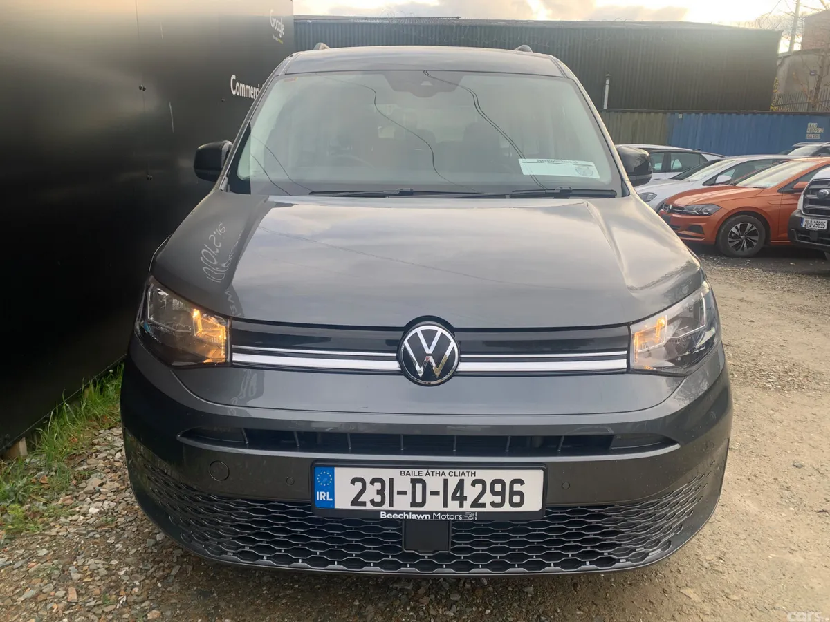 Volkswagen Caddy Maxi Life MPV, Diesel, 2023, Grey
