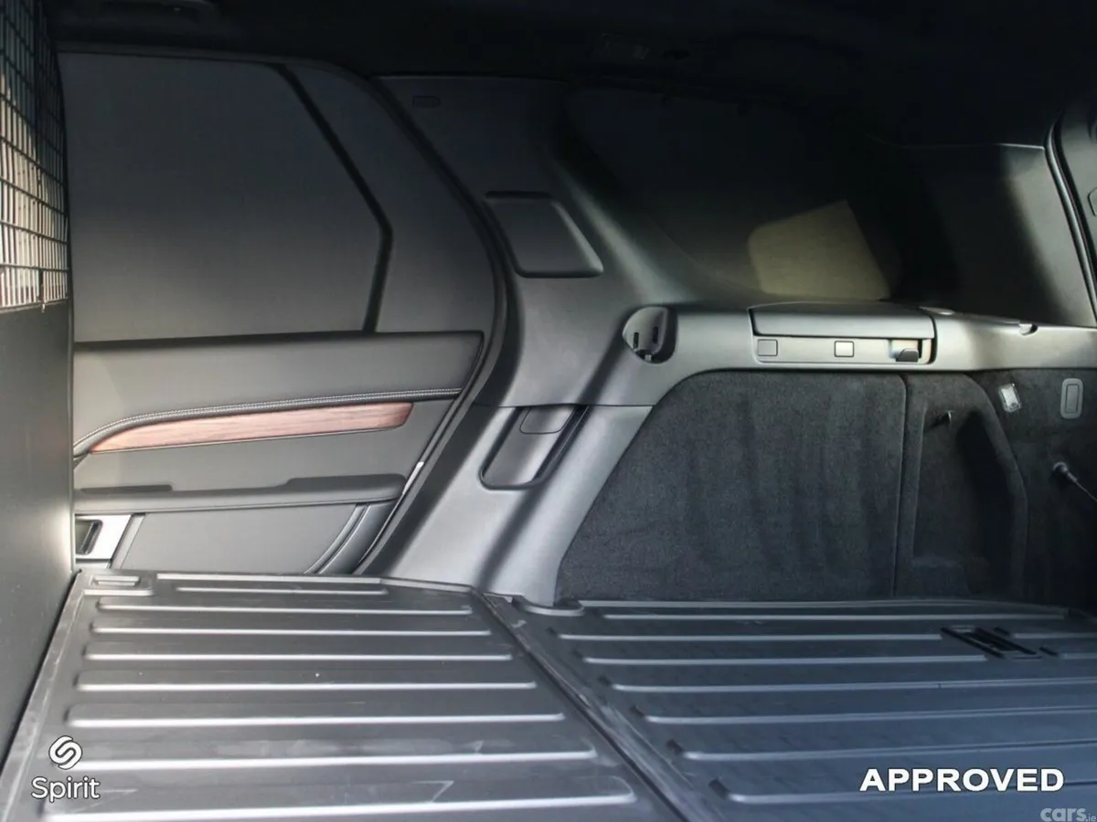 Land Rover Discovery SUV, Diesel, 2027, Grey