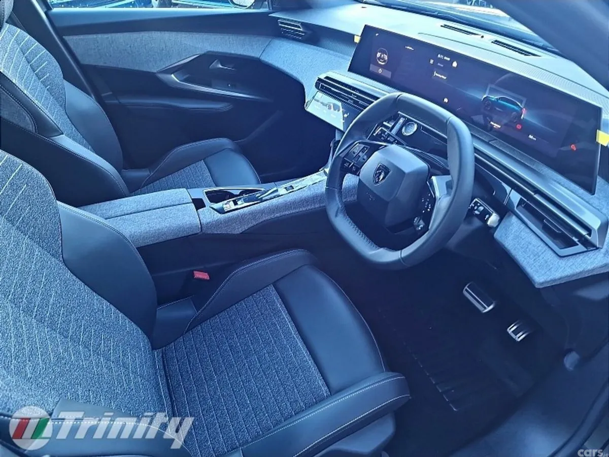 Peugeot 3008 SUV, Electric, 2026, Grey