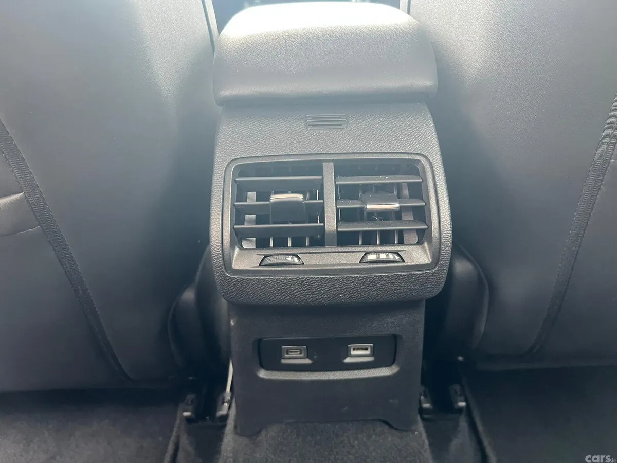 Citroen C4 X Saloon, Diesel, 2024, Red