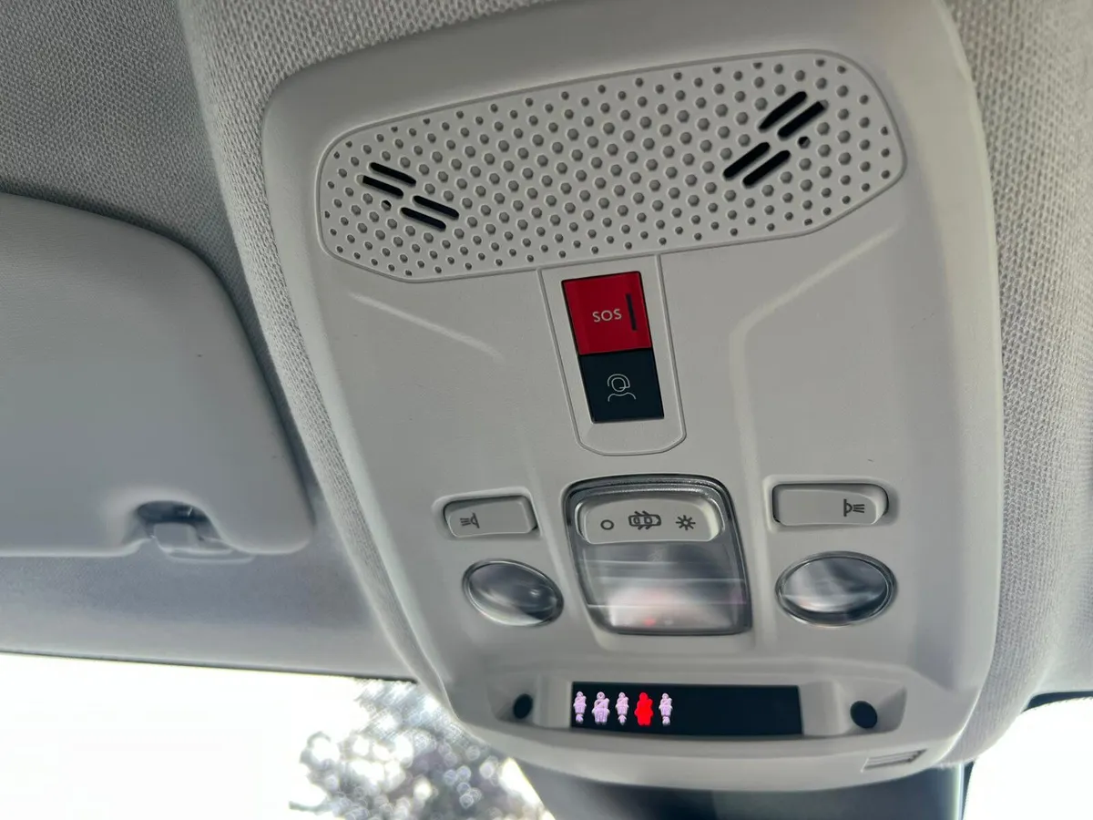 Citroen C4 X Saloon, Diesel, 2024, Red