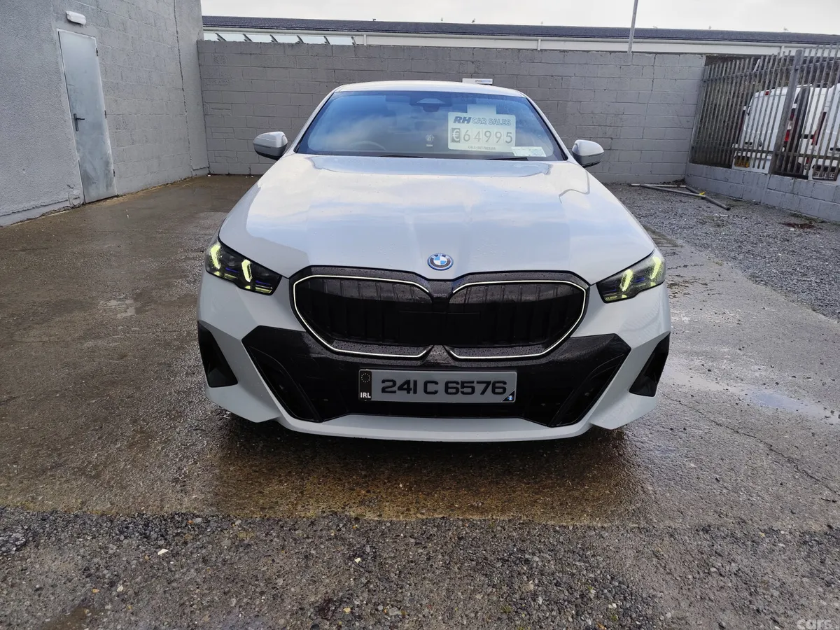 BMW 5-Series Saloon, Petrol Plug-in Hybrid, 2024, Grey