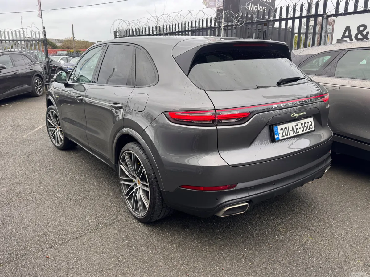 Porsche Cayenne SUV, Petrol Plug-in Hybrid, 2020, Grey