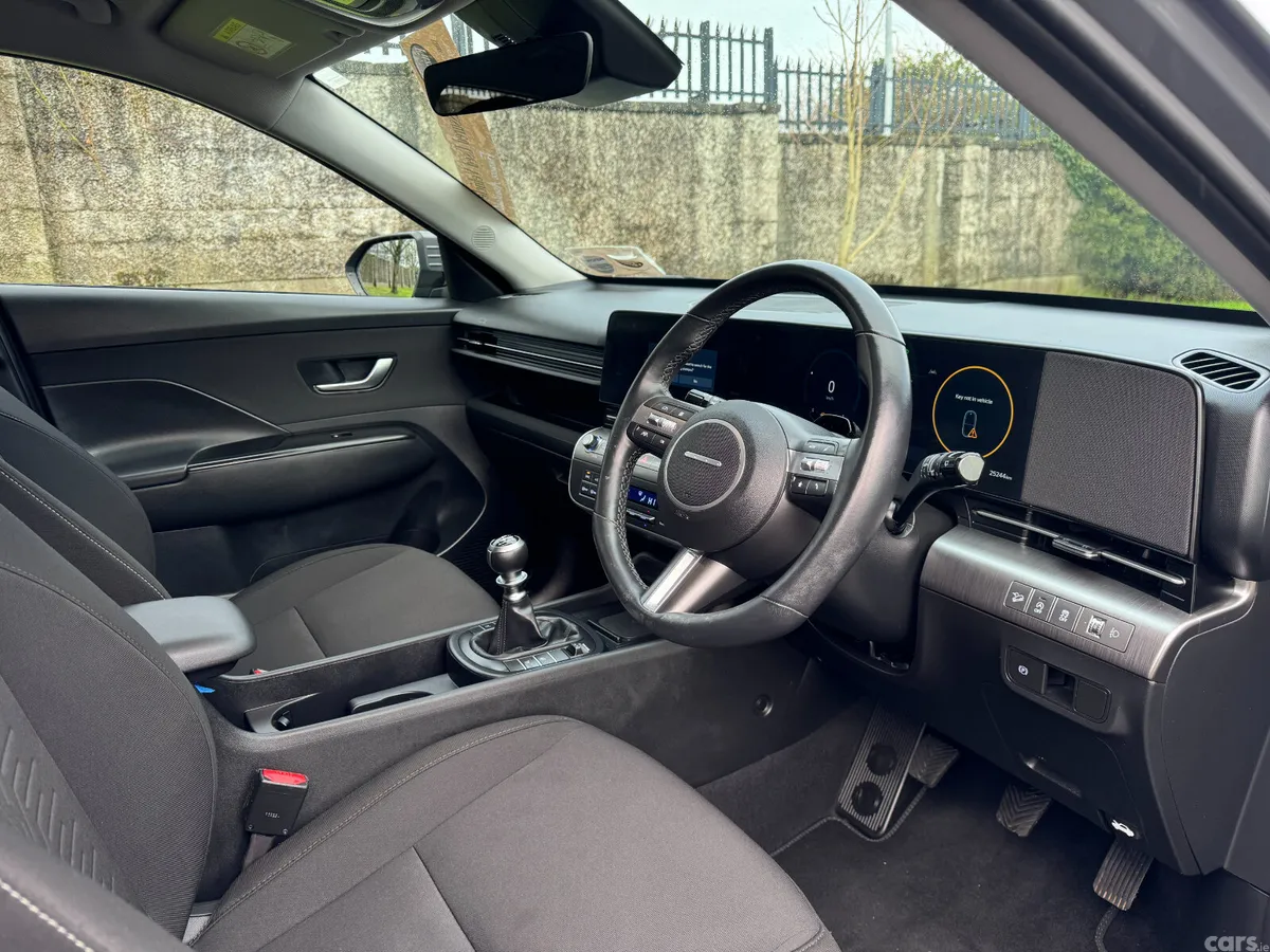 Hyundai KONA MPV, Petrol, 2024, Grey