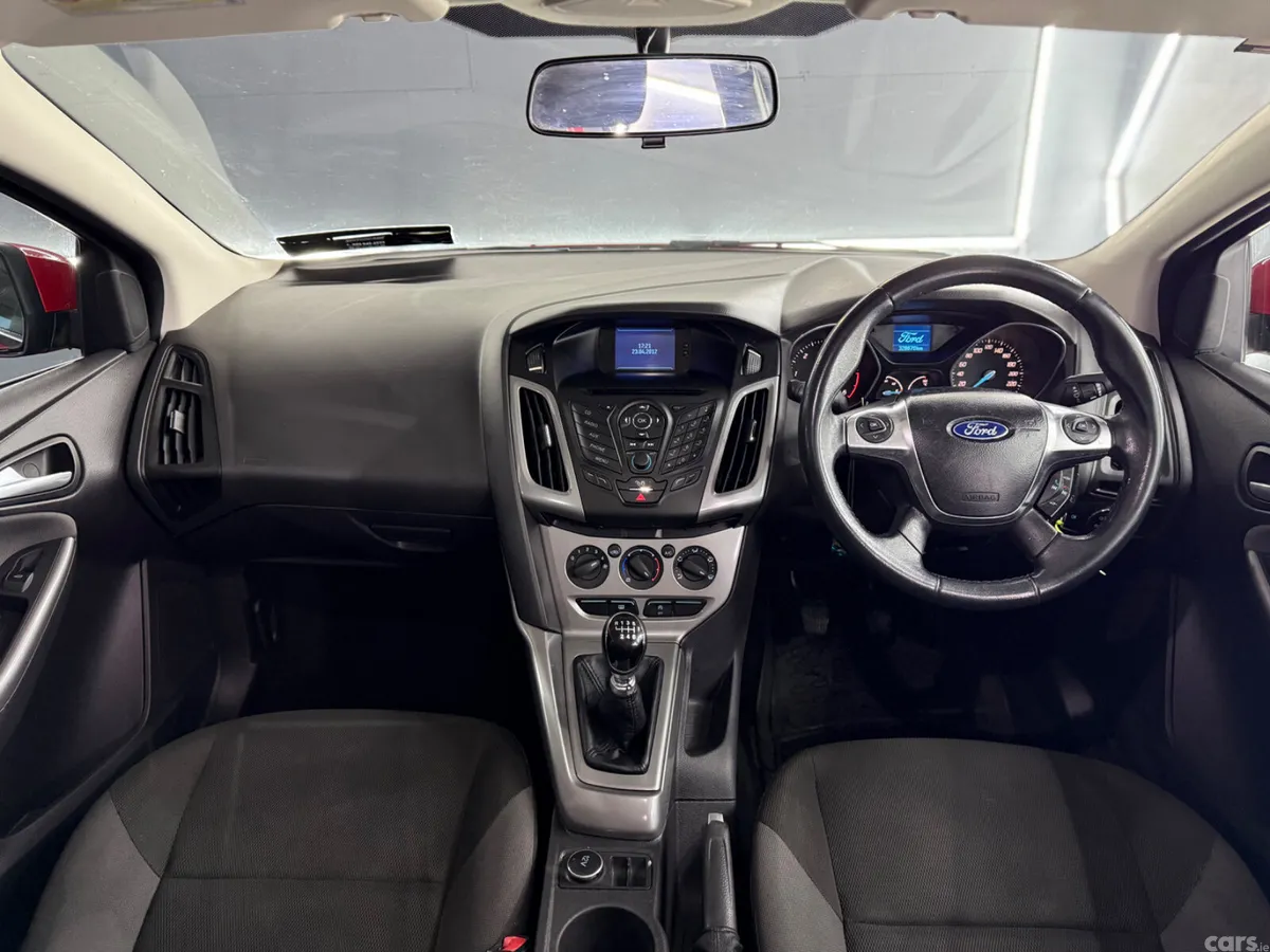 Ford Focus Hatchback, Diesel, 2011, Red