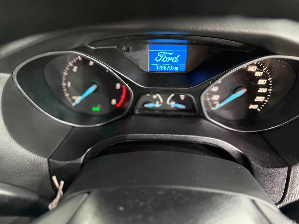 Ford Focus Hatchback, Diesel, 2011, Red