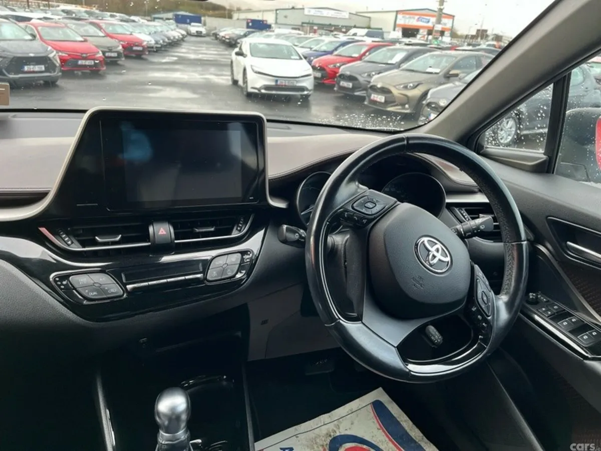 Toyota C-HR SUV, Petrol Hybrid, 2017, Silver