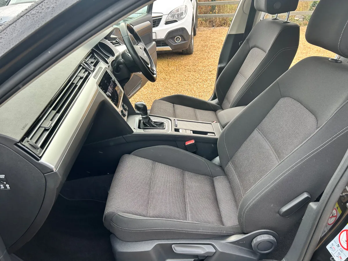 Volkswagen Passat Saloon, Diesel, 2018, Grey