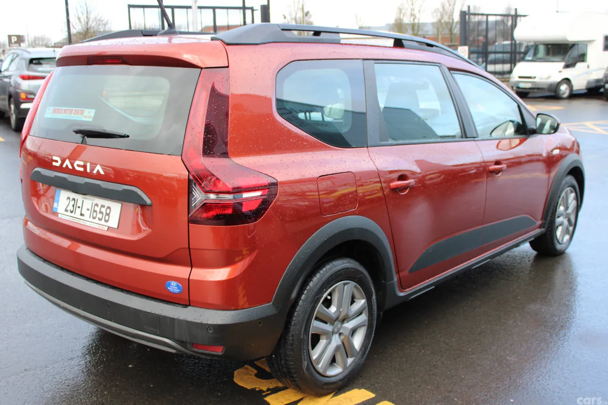 Dacia Jogger MPV, Petrol, 2023, Brown