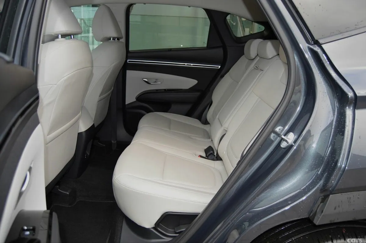 Hyundai Tucson SUV, Diesel, 2024, Grey