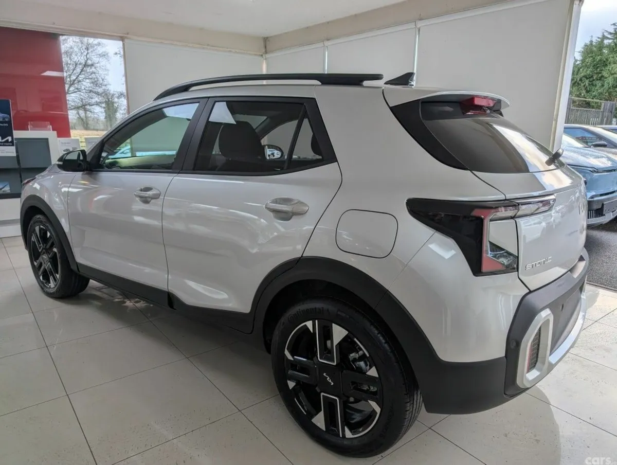 Kia Stonic Hatchback, Petrol, 2027, Silver